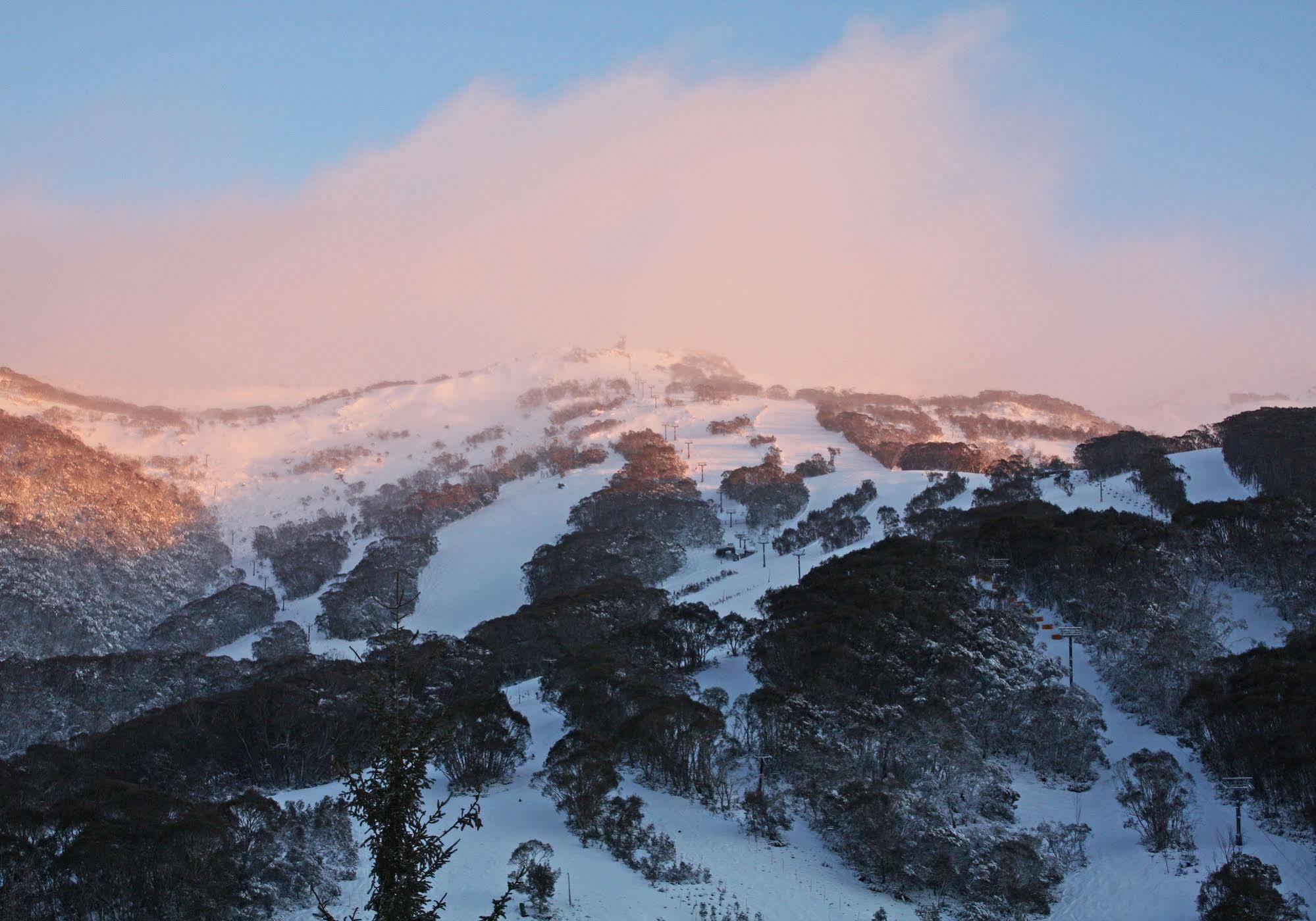 Yha Thredbo Albergue Exterior foto